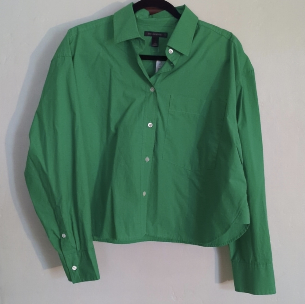 NWT Banana Republic Boxy cropped poplin shirt. Large. Color Kelly Green.